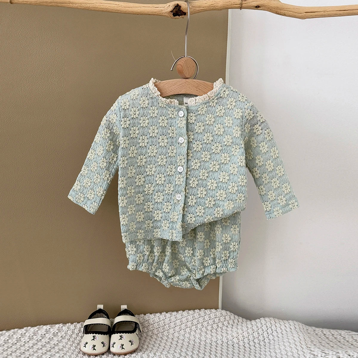Summer Hot European Style Style Floral Embroidery Baby Onesie Set Breathable Long Sleeve Top + Shorts Baby 2Pcs Set