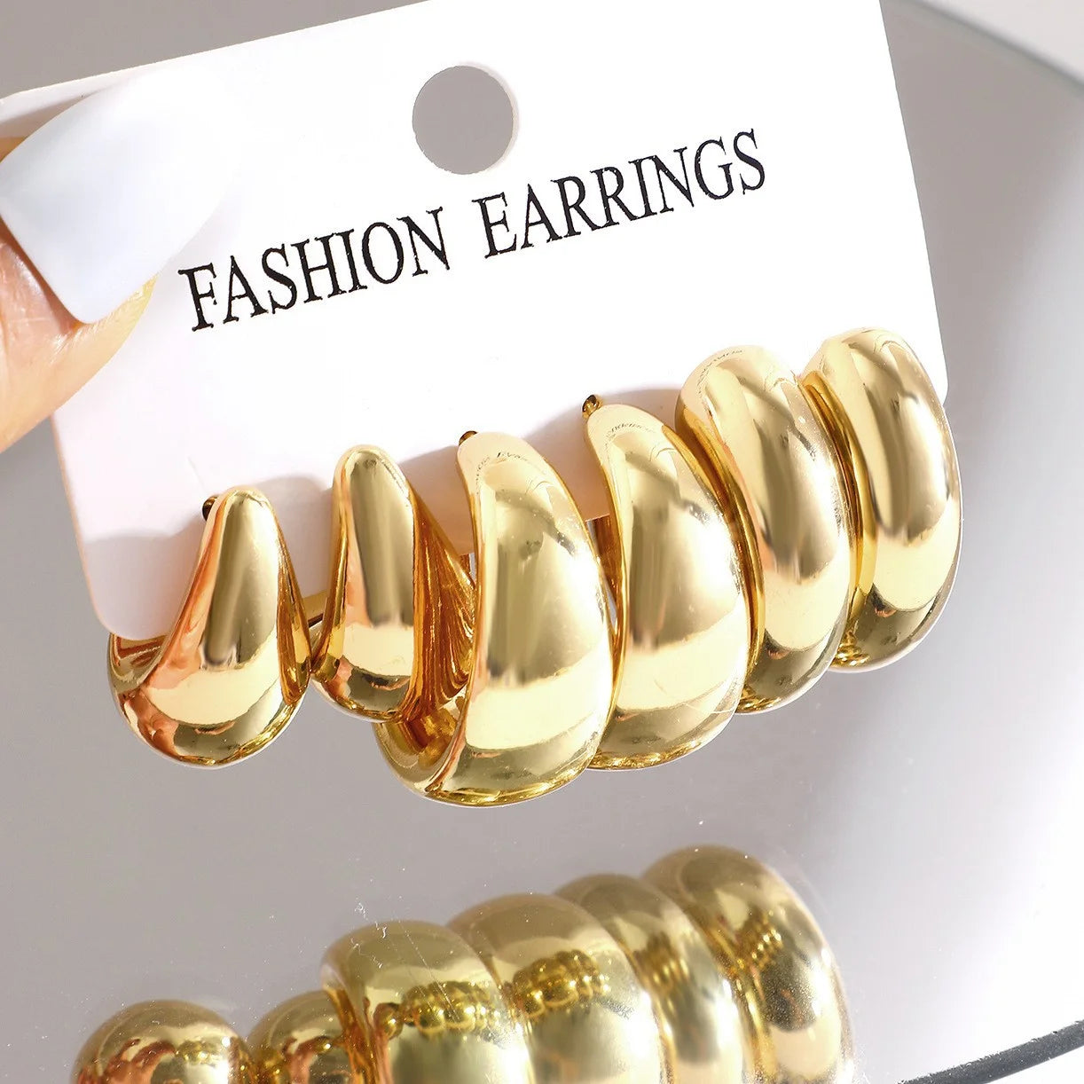 Vintage Teardrop Stud Earrings - Elegant Lightweight Set