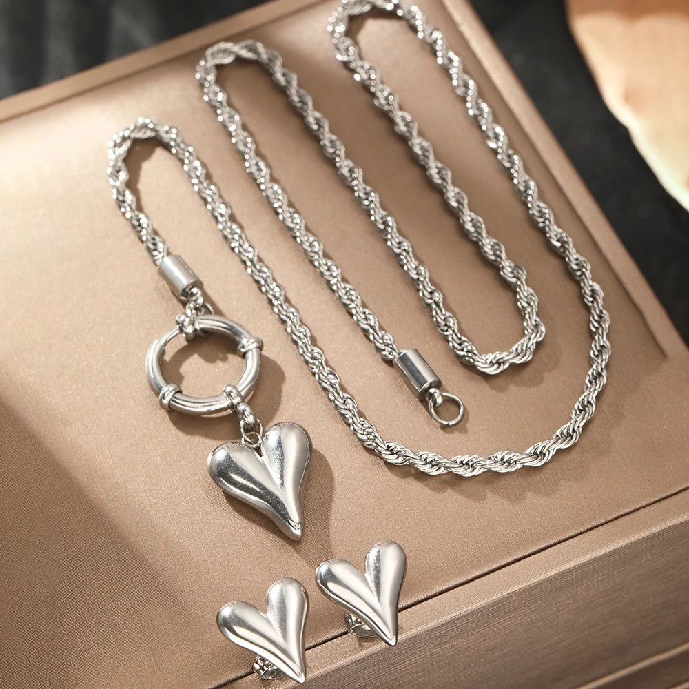 Stainless Steel Necklace Superior Feeling Delicate Twist Chain Chic Heart Pendant Gorgeous Necklace For Women Jewelry Handmade