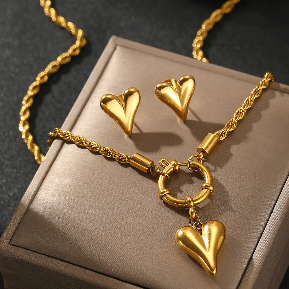 Stainless Steel Necklace Superior Feeling Delicate Twist Chain Chic Heart Pendant Gorgeous Necklace For Women Jewelry Handmade