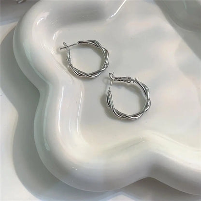 Twisted Weaving Metal Hoop Earrings - Vintage Geometric Statement
